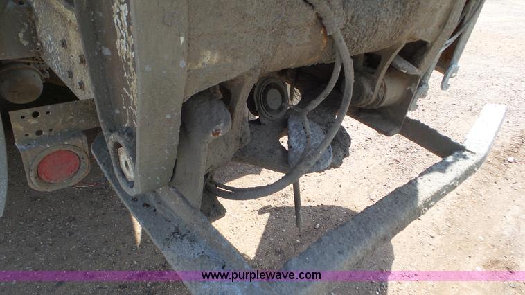 image for item L5267 1997 Ford LT9000 mixer truck