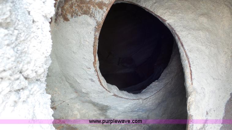 image for item L5267 1997 Ford LT9000 mixer truck