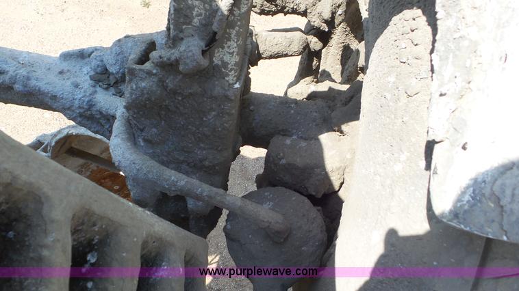 image for item L5267 1997 Ford LT9000 mixer truck