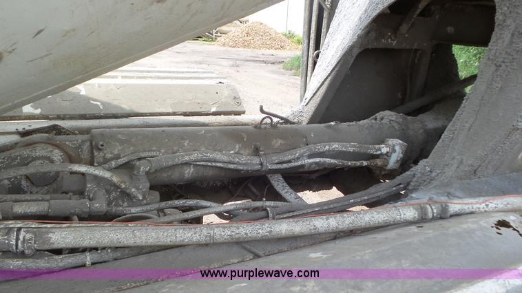 image for item L5267 1997 Ford LT9000 mixer truck