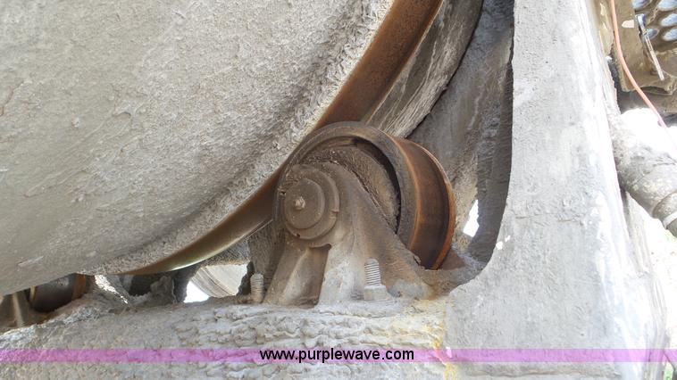 image for item L5267 1997 Ford LT9000 mixer truck