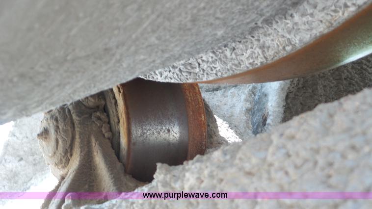 image for item L5267 1997 Ford LT9000 mixer truck