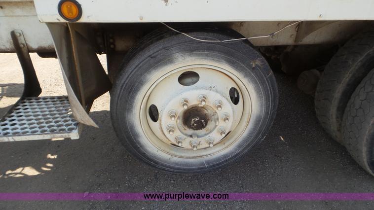 image for item L5267 1997 Ford LT9000 mixer truck