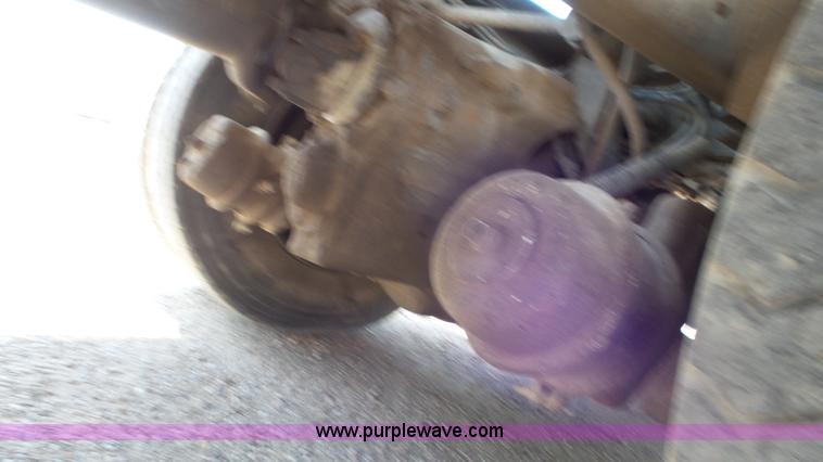 image for item L5267 1997 Ford LT9000 mixer truck