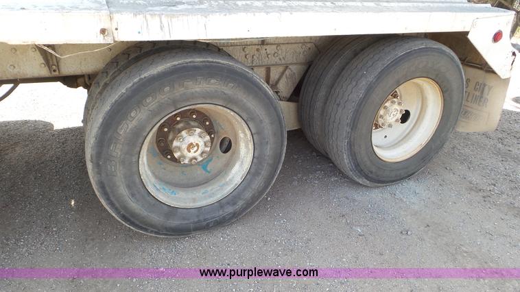 image for item L5267 1997 Ford LT9000 mixer truck