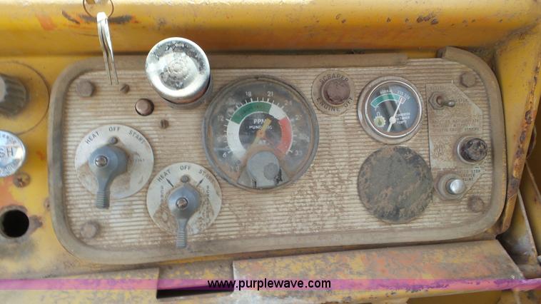 image for item L5268 1974 Caterpillar 627B conventional scraper