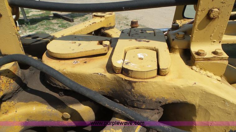 image for item L5268 1974 Caterpillar 627B conventional scraper