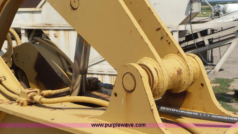 image for item L5268 1974 Caterpillar 627B conventional scraper