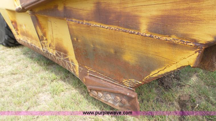 image for item L5268 1974 Caterpillar 627B conventional scraper