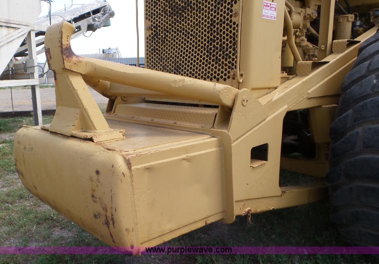 image for item L5268 1974 Caterpillar 627B conventional scraper