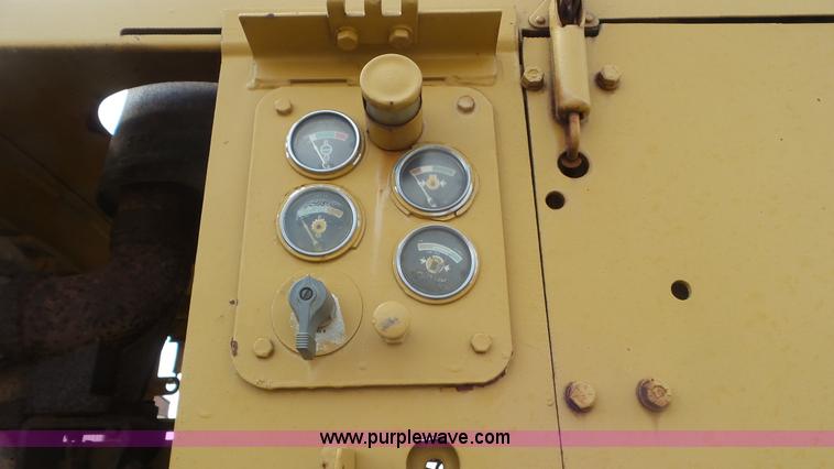 image for item L5268 1974 Caterpillar 627B conventional scraper