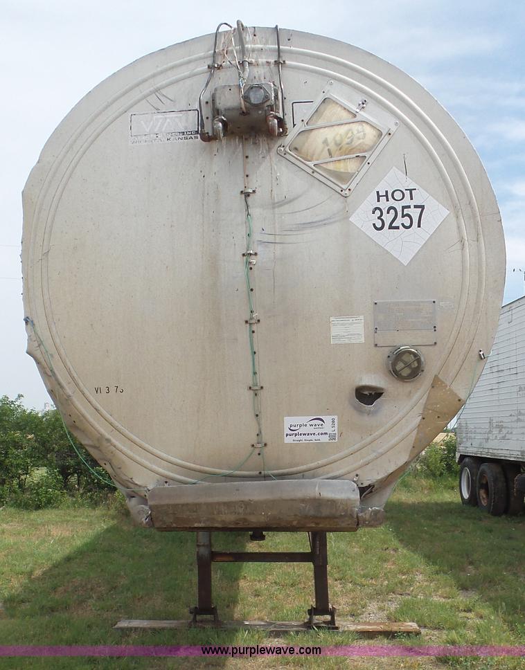 image for item L5280 1971 VIM asphalt trailer