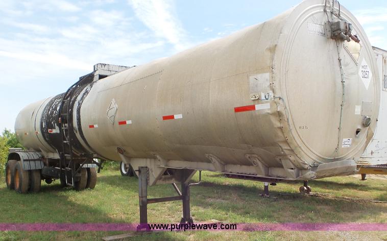 image for item L5280 1971 VIM asphalt trailer