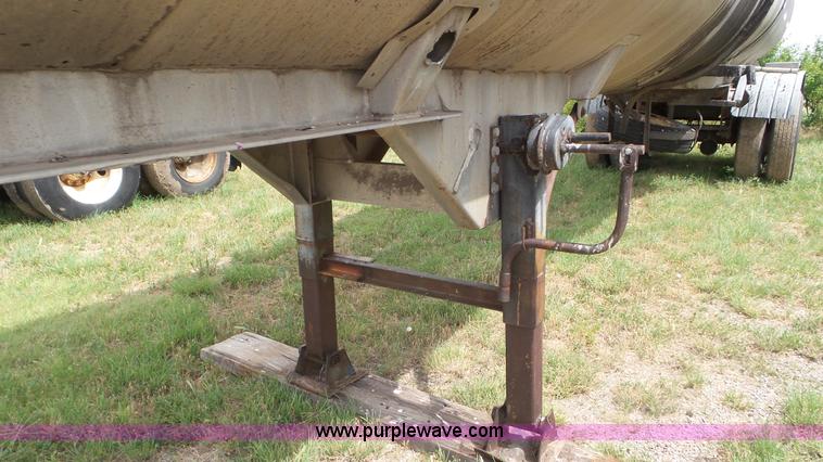 image for item L5280 1971 VIM asphalt trailer