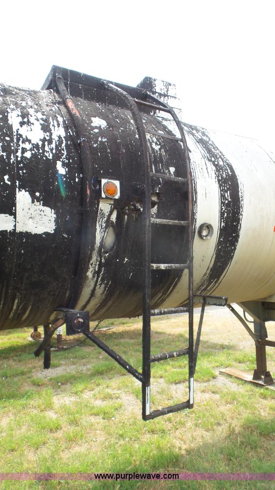 image for item L5280 1971 VIM asphalt trailer