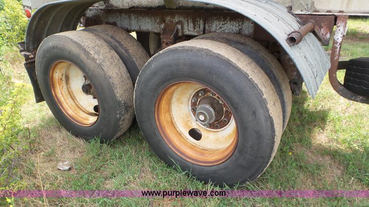 image for item L5280 1971 VIM asphalt trailer