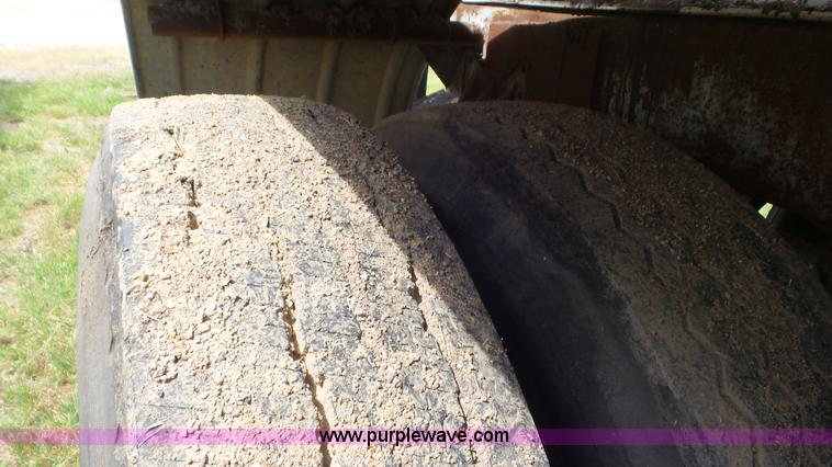 image for item L5280 1971 VIM asphalt trailer