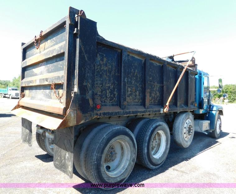 image for item L5878 1991 Freightliner dump truck
