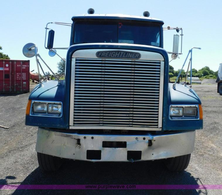 image for item L5878 1991 Freightliner dump truck