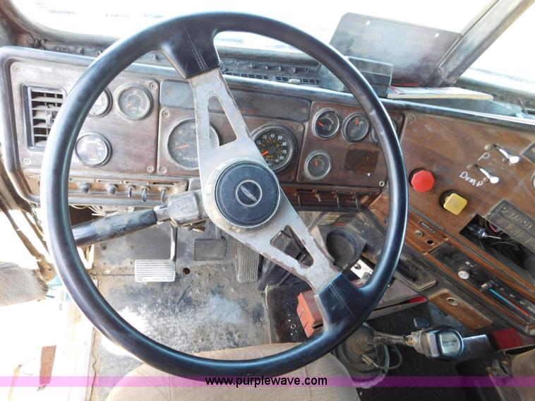 image for item L5878 1991 Freightliner dump truck