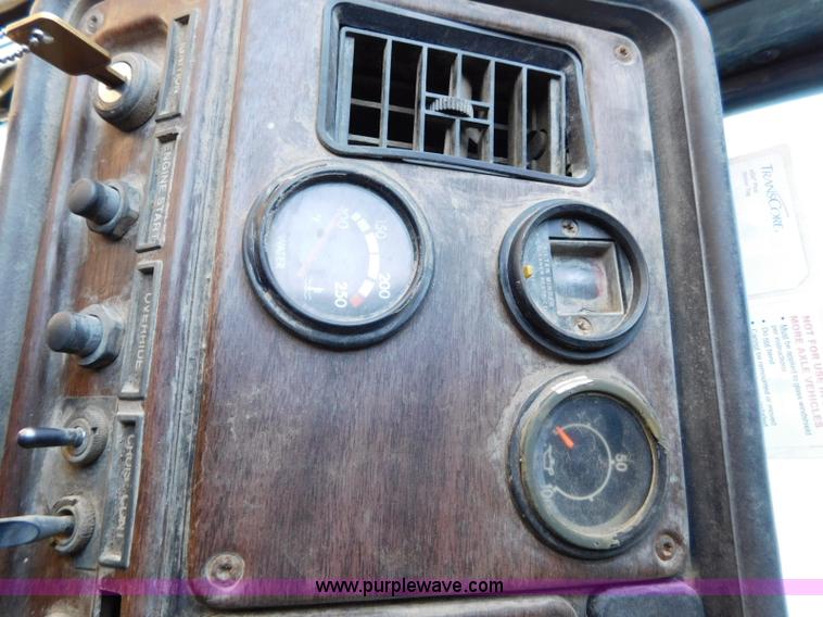 image for item L5878 1991 Freightliner dump truck