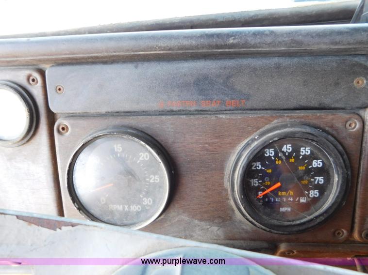 image for item L5878 1991 Freightliner dump truck