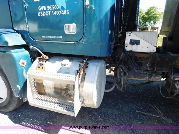 image for item L5878 1991 Freightliner dump truck