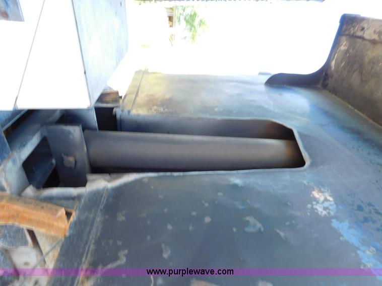 image for item L5878 1991 Freightliner dump truck