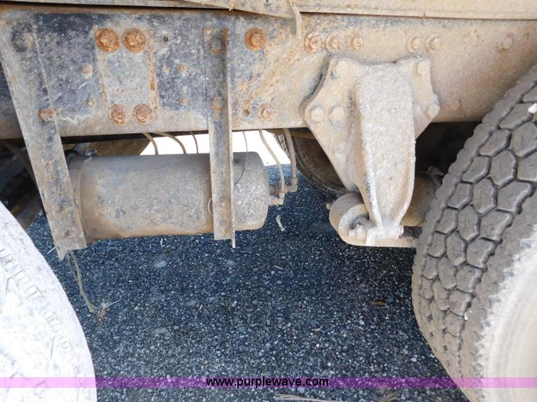 image for item L5878 1991 Freightliner dump truck