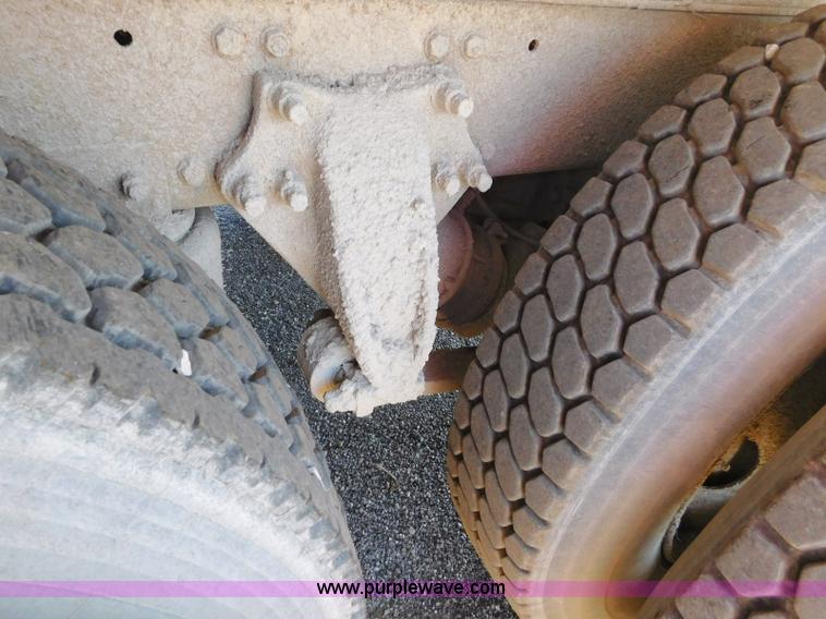 image for item L5878 1991 Freightliner dump truck