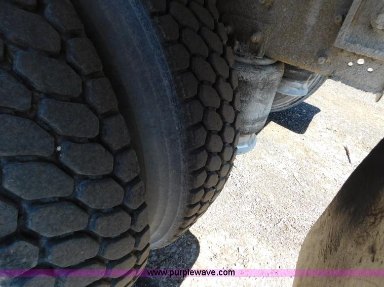 image for item L5878 1991 Freightliner dump truck