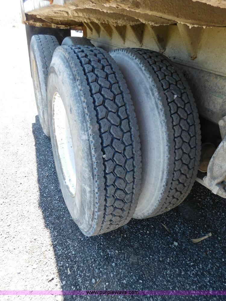 image for item L5878 1991 Freightliner dump truck