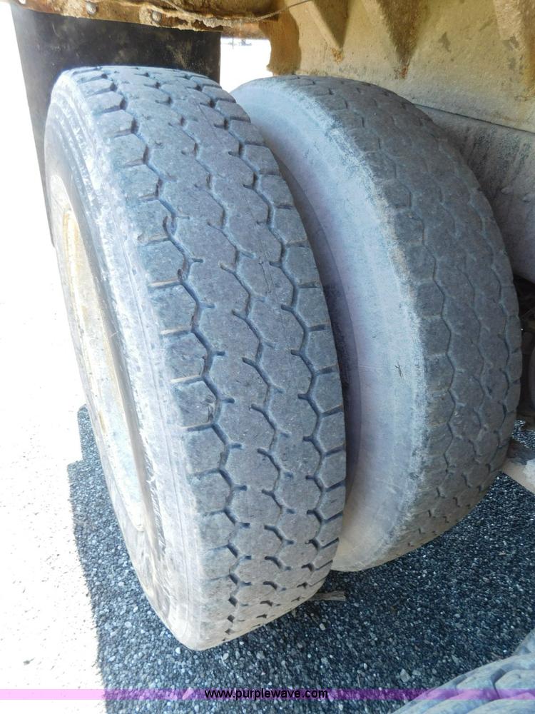 image for item L5878 1991 Freightliner dump truck