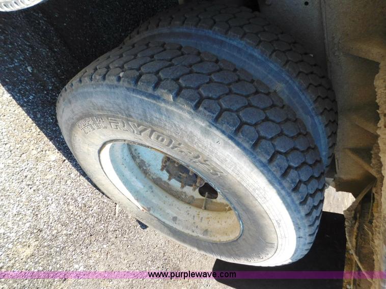 image for item L5878 1991 Freightliner dump truck