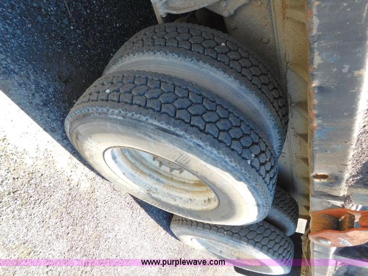 image for item L5878 1991 Freightliner dump truck