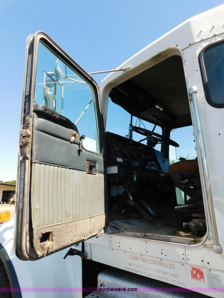 image for item L5879 1996 Kenworth W900 dump truck