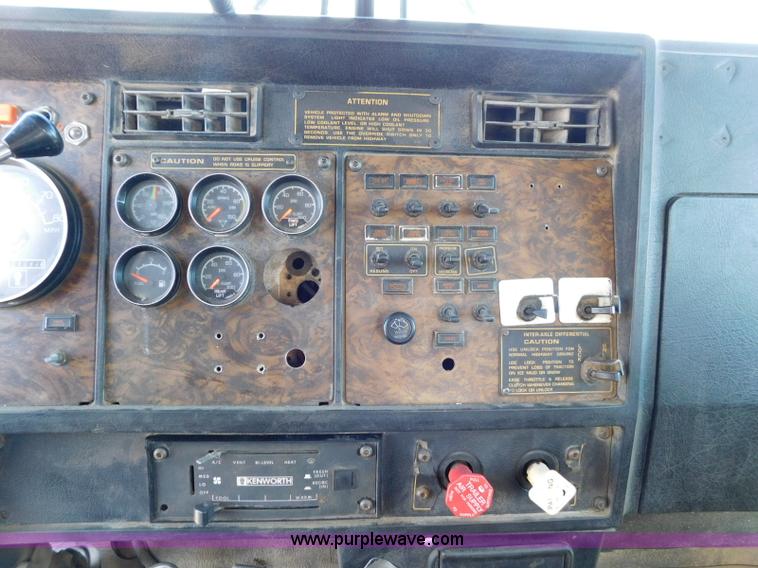 image for item L5879 1996 Kenworth W900 dump truck