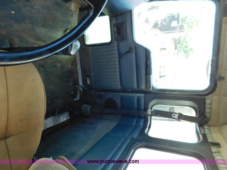 image for item L5879 1996 Kenworth W900 dump truck