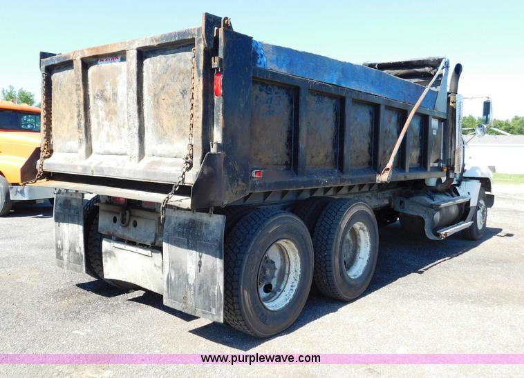 image for item L5880 1995 Freightliner FLD dump truck