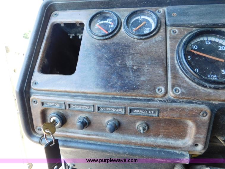 image for item L5880 1995 Freightliner FLD dump truck