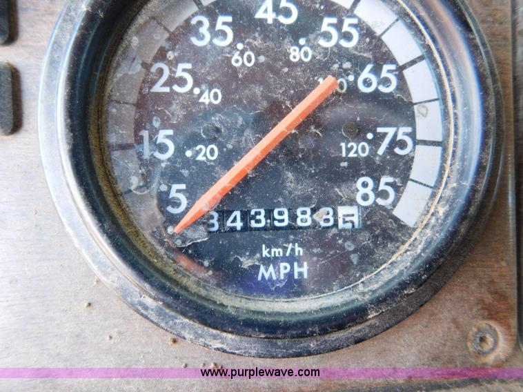 image for item L5880 1995 Freightliner FLD dump truck