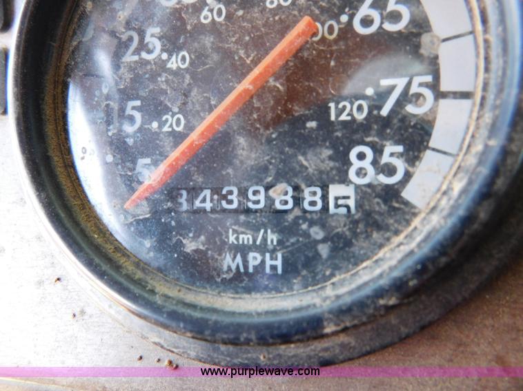 image for item L5880 1995 Freightliner FLD dump truck