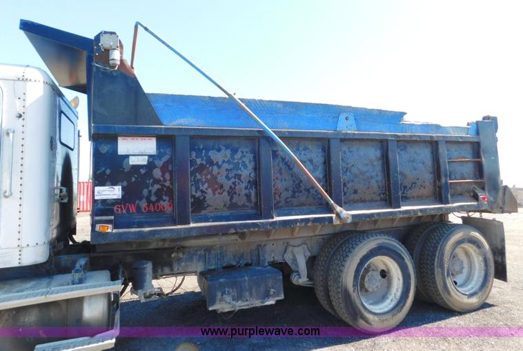 image for item L5880 1995 Freightliner FLD dump truck