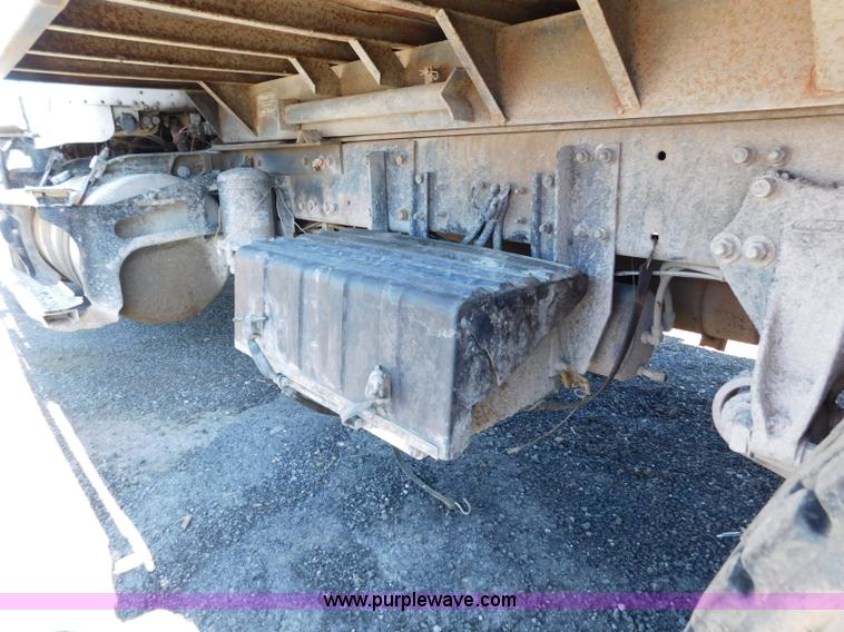 image for item L5880 1995 Freightliner FLD dump truck