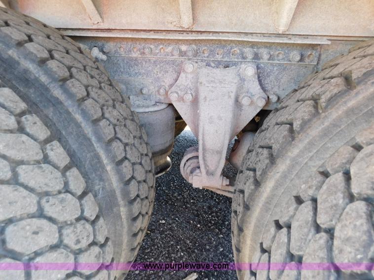image for item L5880 1995 Freightliner FLD dump truck