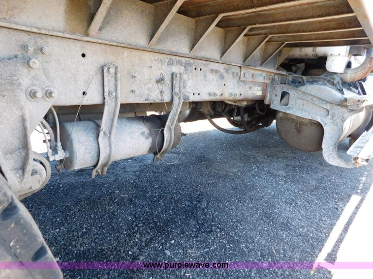 image for item L5880 1995 Freightliner FLD dump truck