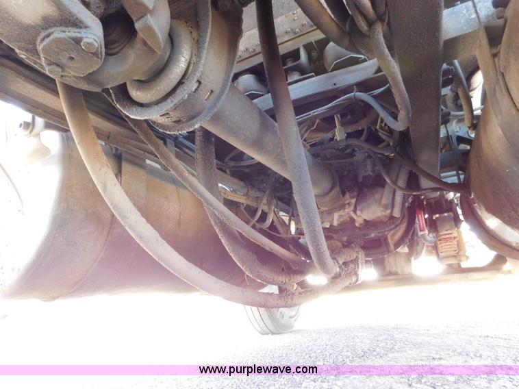 image for item L5880 1995 Freightliner FLD dump truck