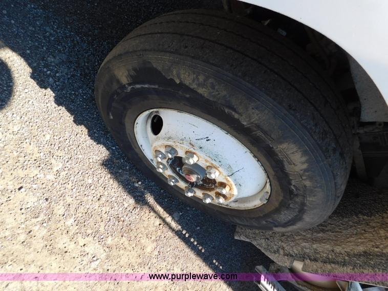 image for item L5880 1995 Freightliner FLD dump truck