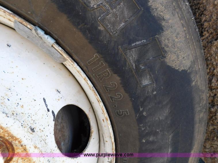 image for item L5880 1995 Freightliner FLD dump truck