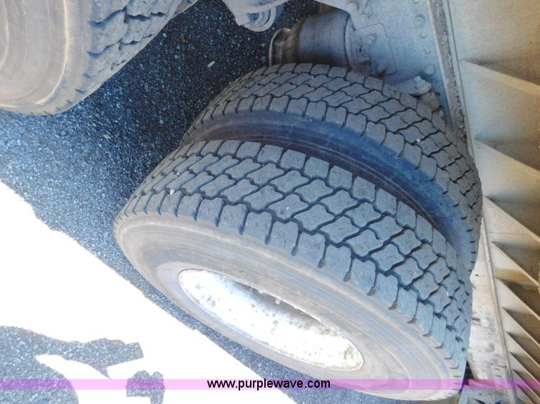 image for item L5880 1995 Freightliner FLD dump truck